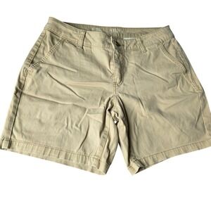 a.n.a Khaki Mid Rise Midi Short Womens Size 6 7 Inch Inseam